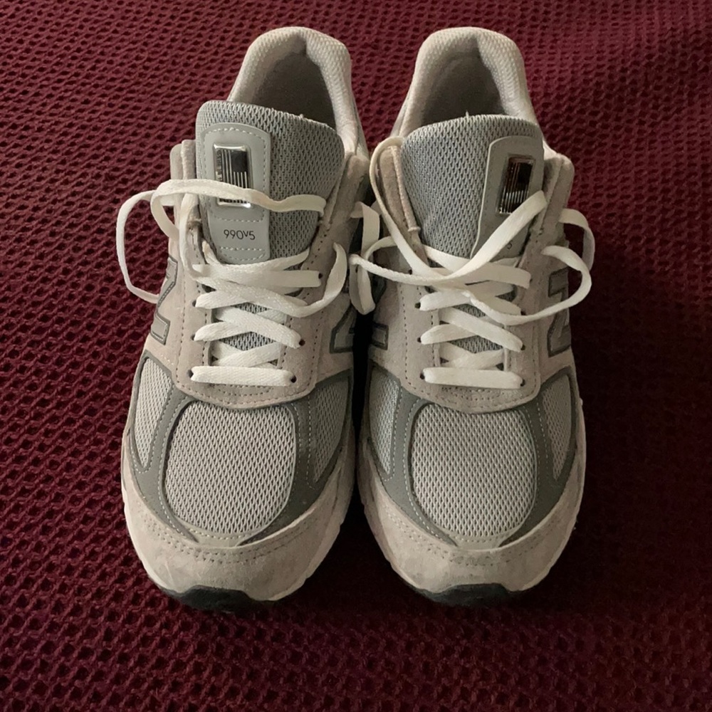 New Balance V5 990